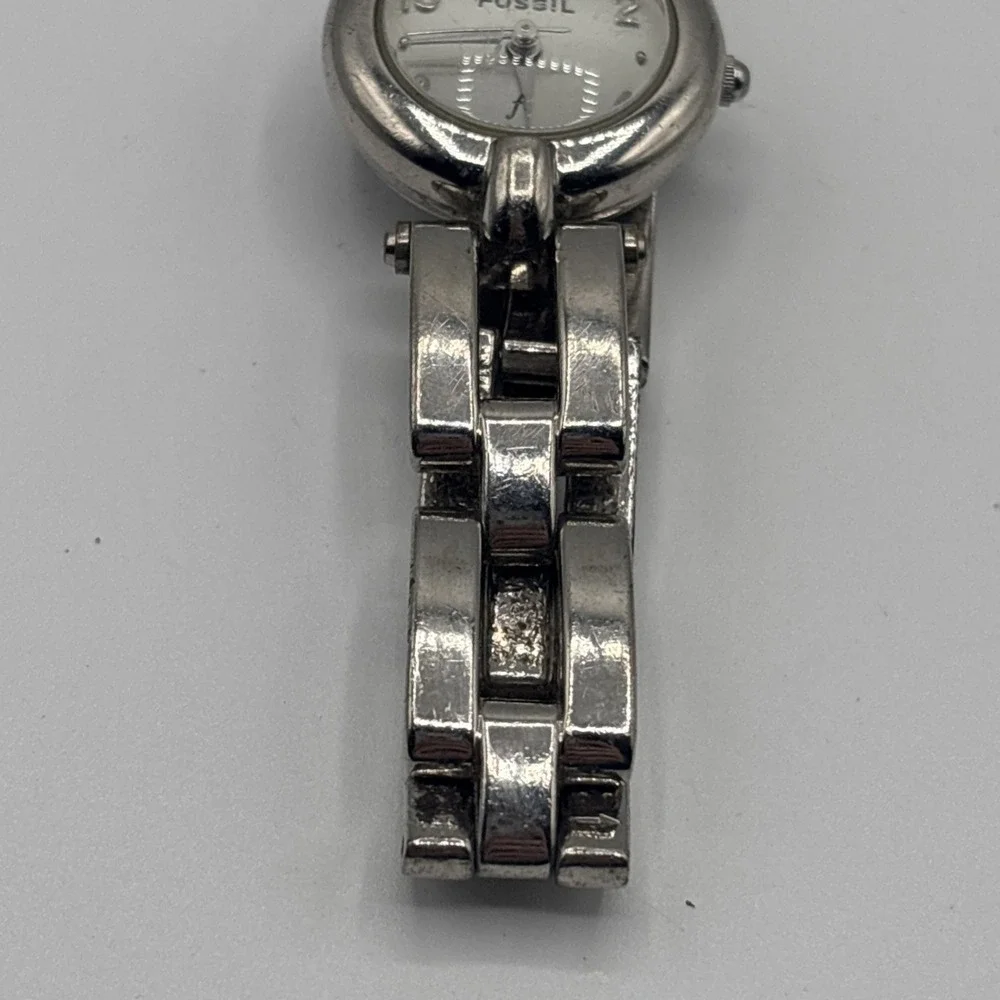 Fossil F2 Women's Watch Silver Link Band Es-8875‎
